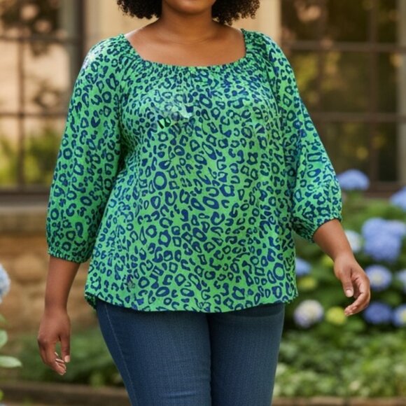 539 WOMENS 1XL GREEN CHEETAH TOP BY SOUL OF CURVES - Picture 1 of 1